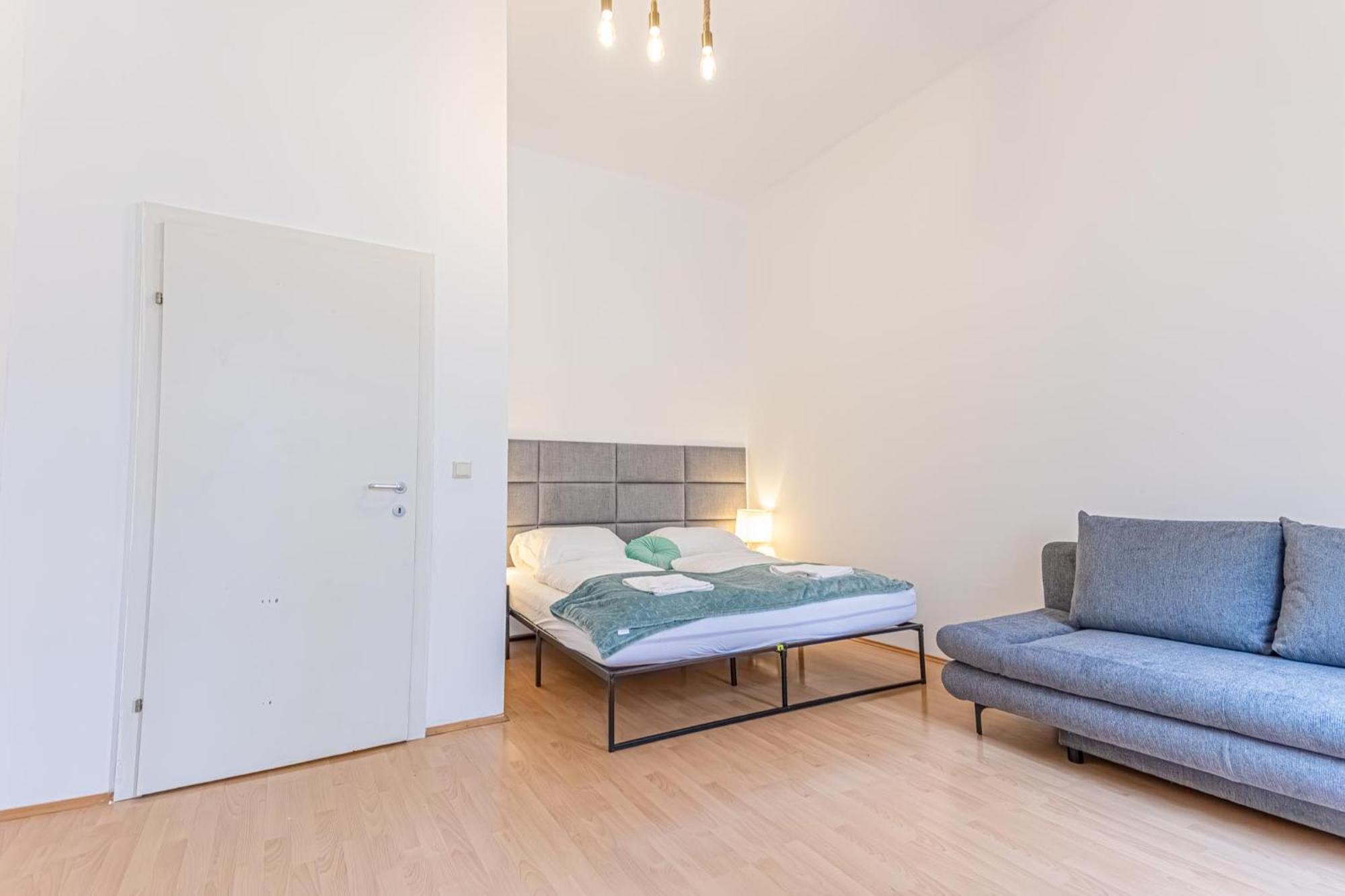 Apartment City-linked 2br Near Wiener Stadthalle *