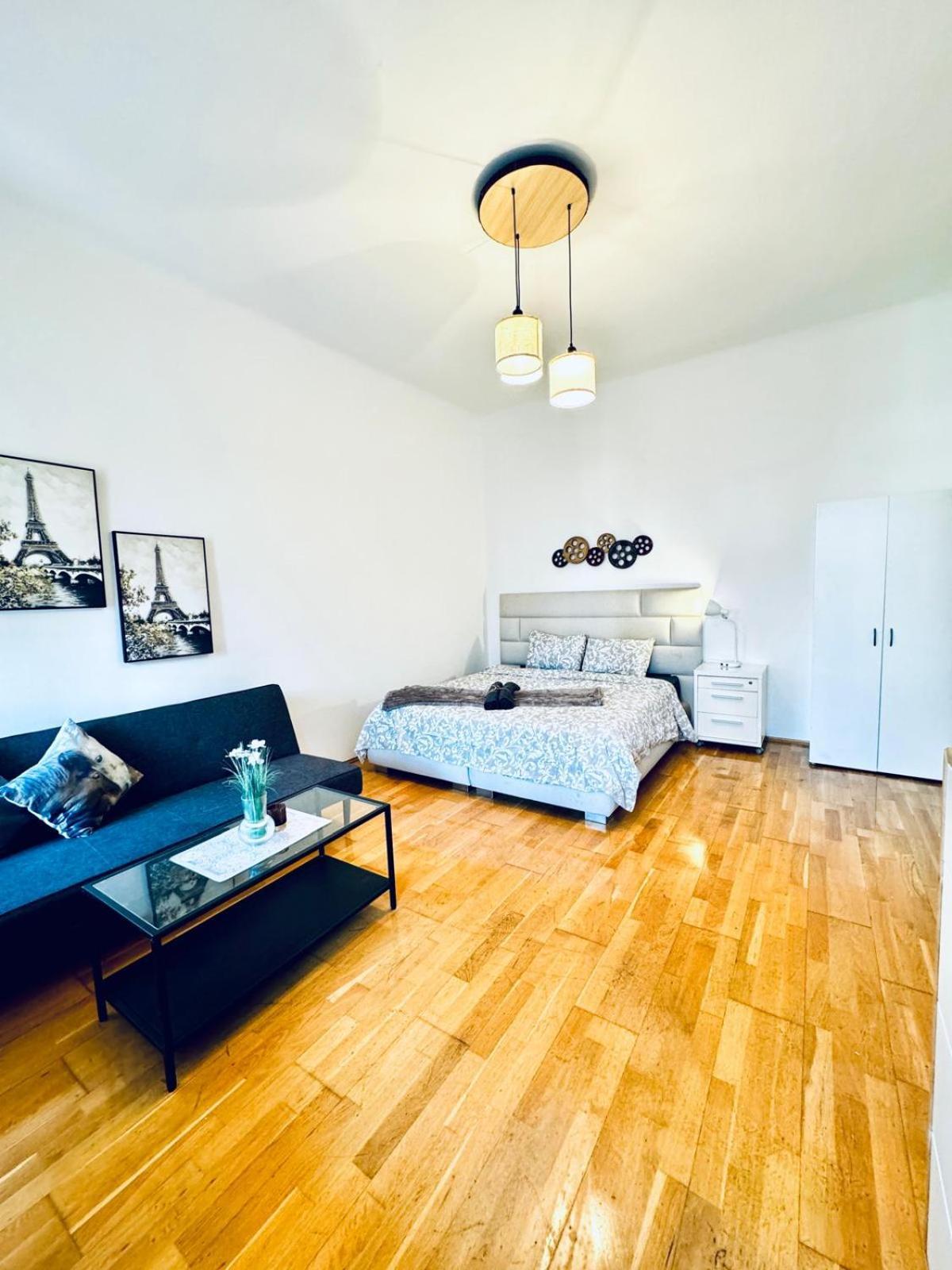 2br For 6 People, Only 17 Minute Walk To Schoenbrunn * Vienna