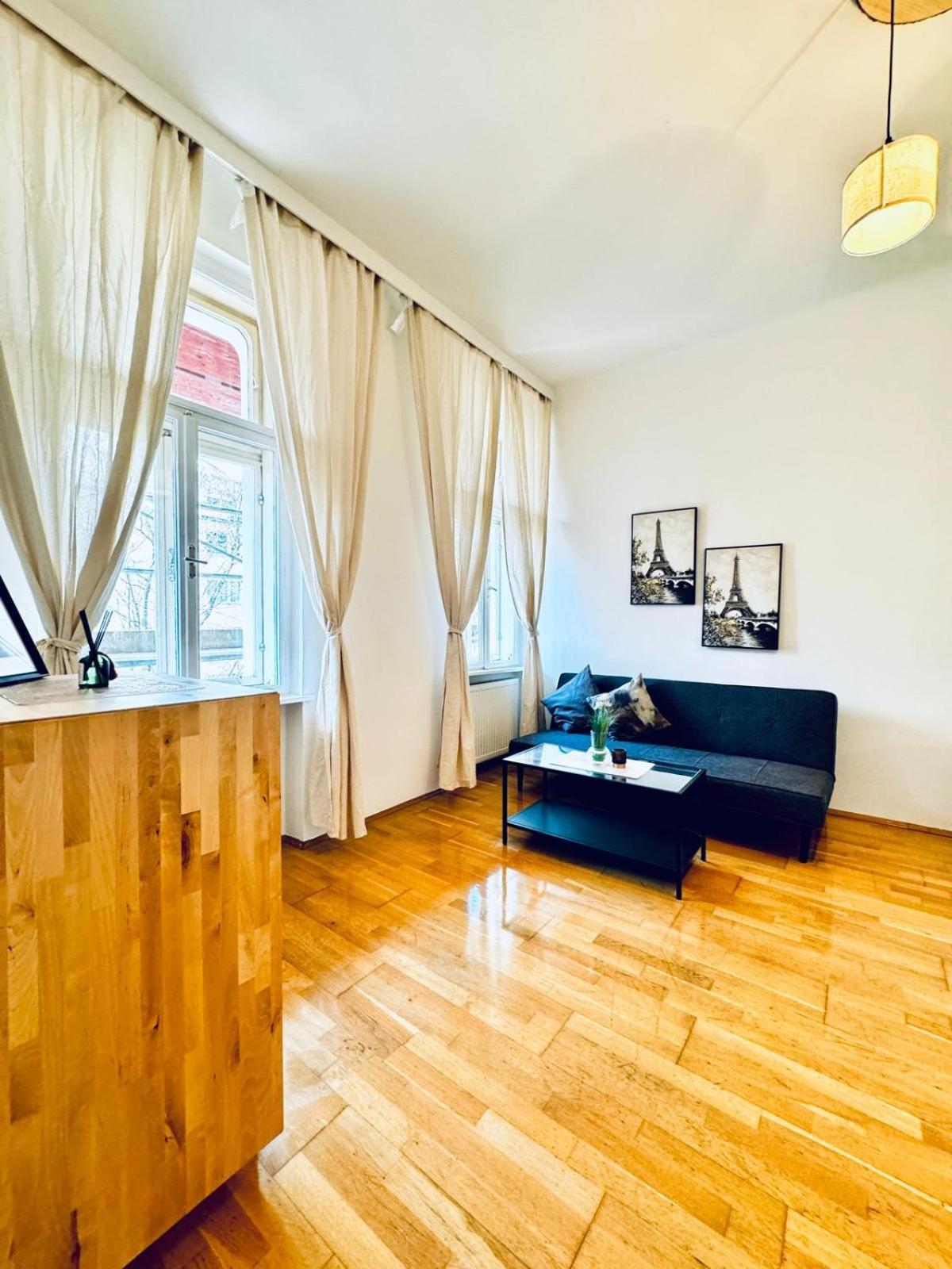 2br For 6 People, Only 17 Minute Walk To Schoenbrunn Apartment Vienna