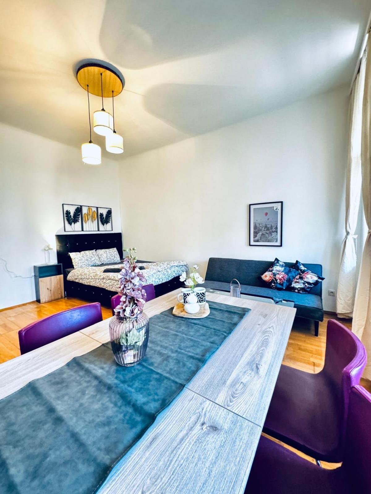 2br For 6 People, Only 17 Minute Walk To Schoenbrunn *