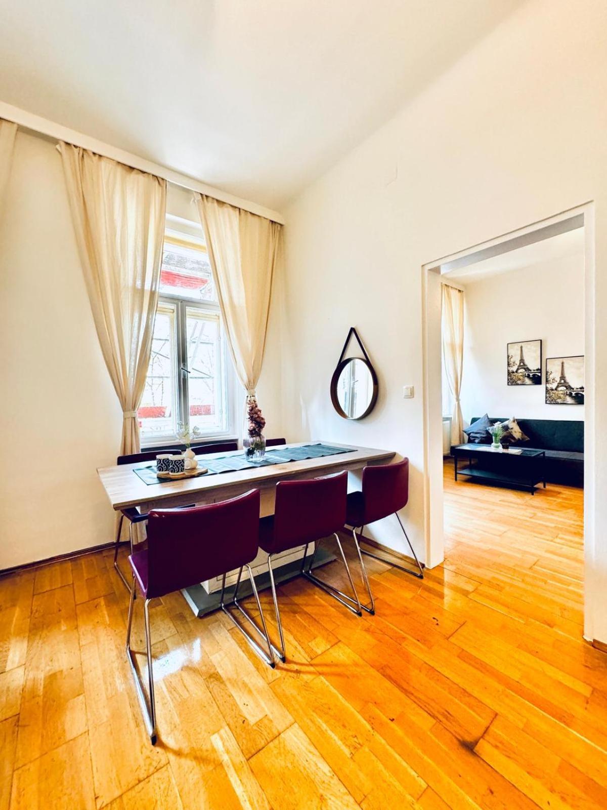2br For 6 People, Only 17 Minute Walk To Schoenbrunn Apartment