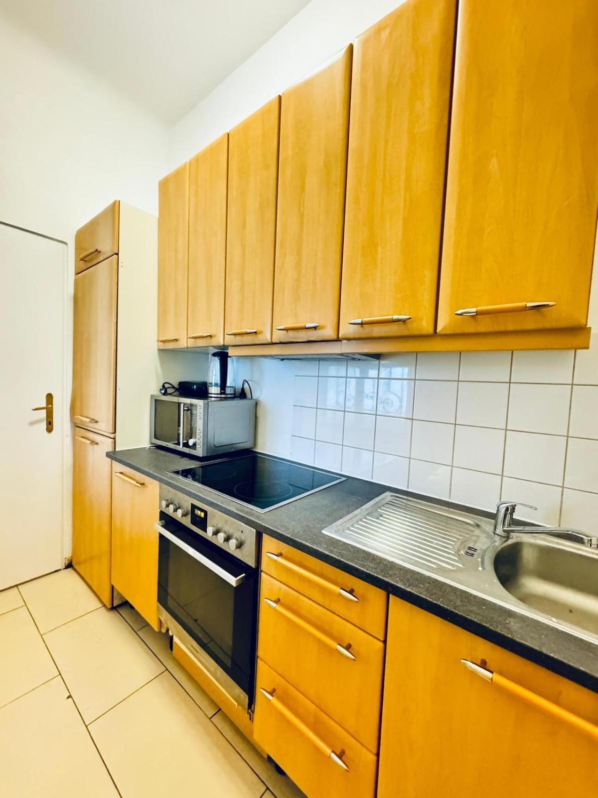 Apartment 2br For 6 People, Only 17 Minute Walk To Schoenbrunn