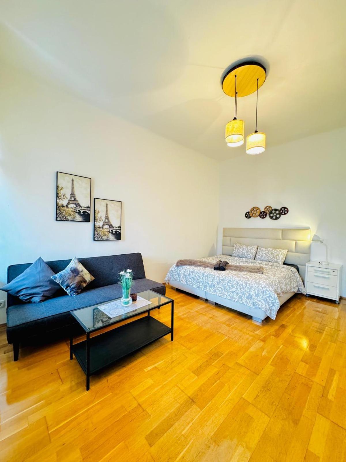 2br For 6 People, Only 17 Minute Walk To Schoenbrunn Apartment