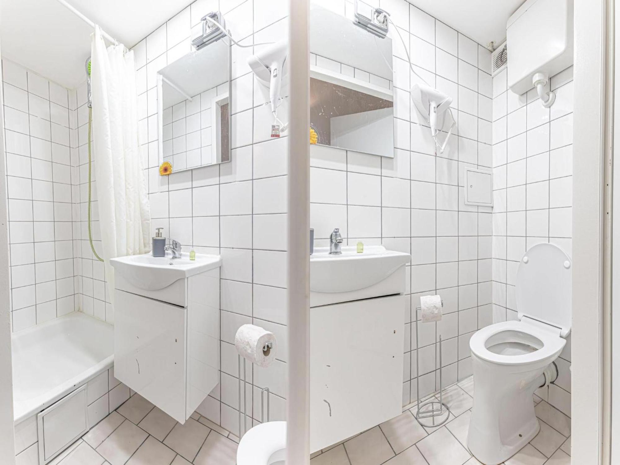 Danube Delight: Elegant Getaway Near Prater Stern Apartment *