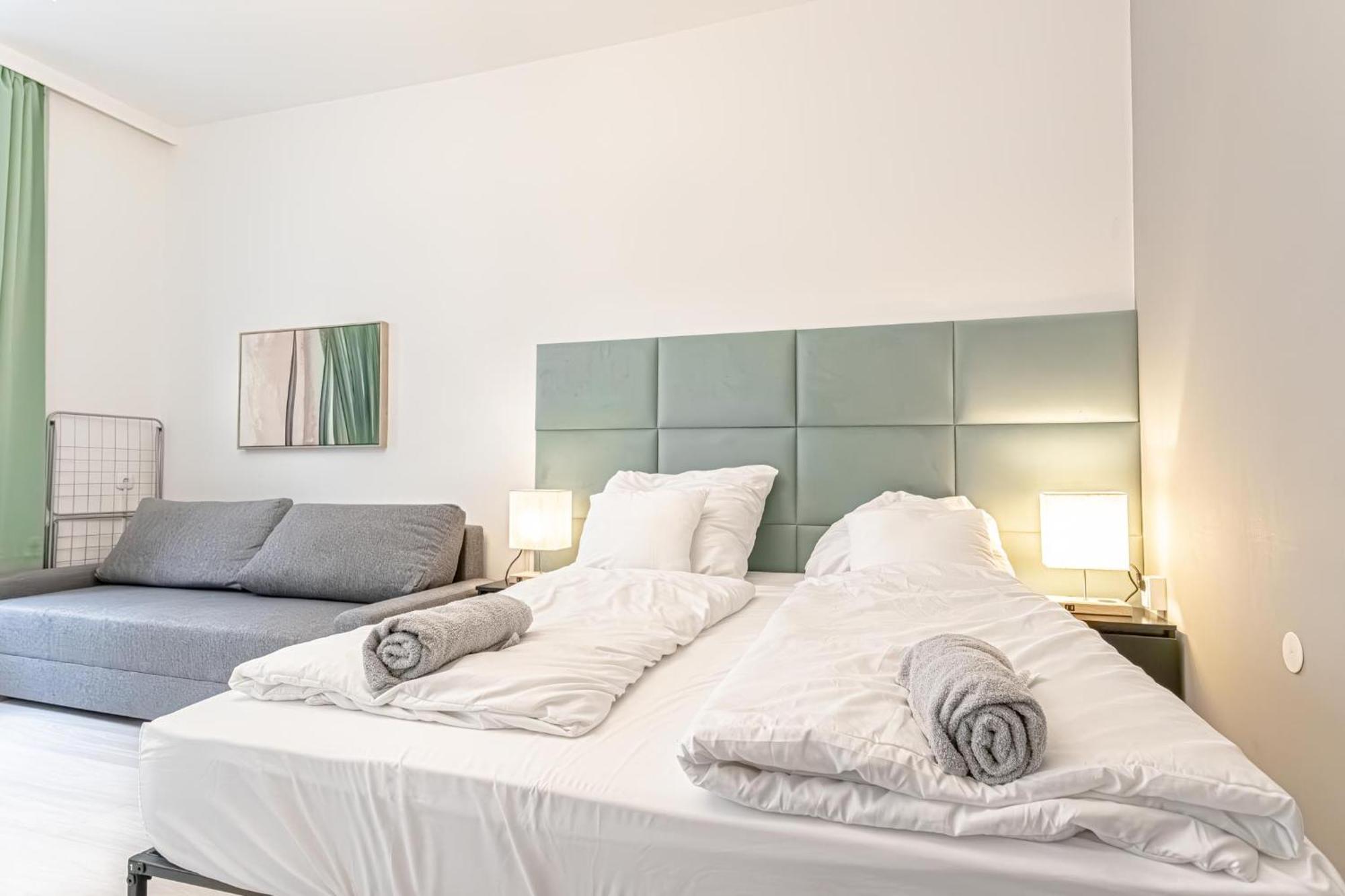 Danube Delight: Elegant Getaway Near Prater Stern