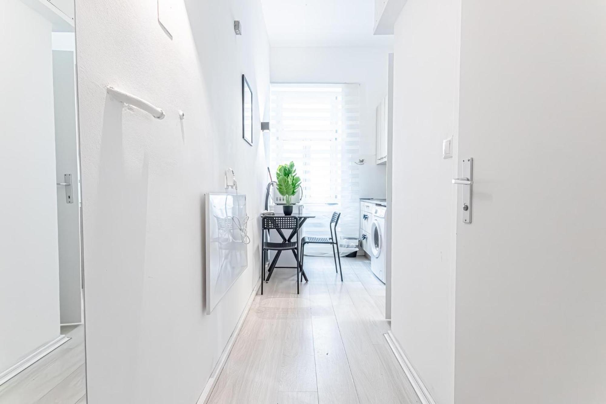 Apartment Danube Delight: Elegant Getaway Near Prater Stern Vienna