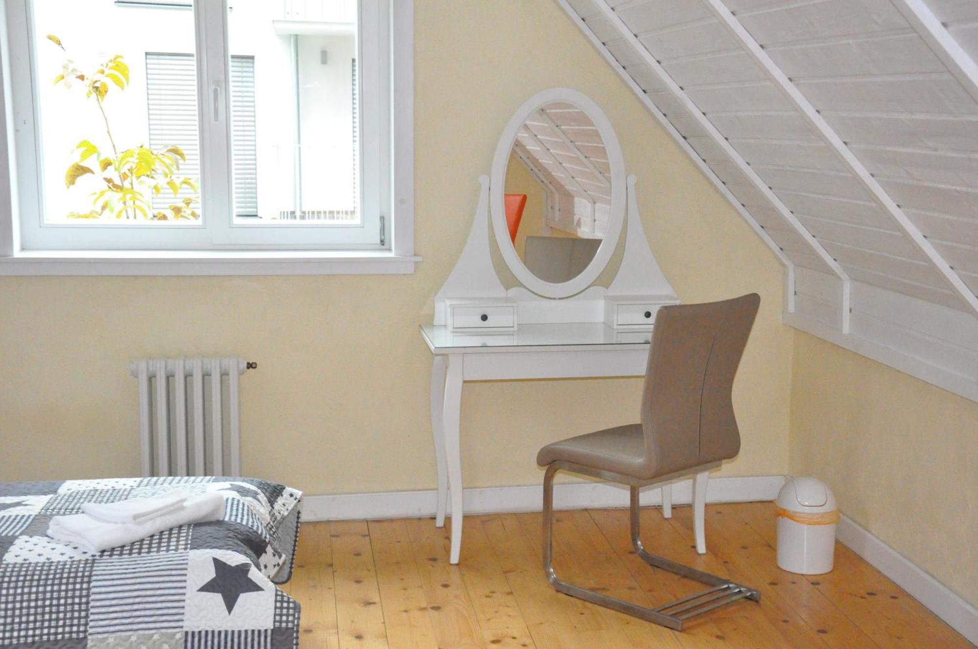 House Near To Schoenbrunn - Free Parking - 24-7 Check In - 8 Person *