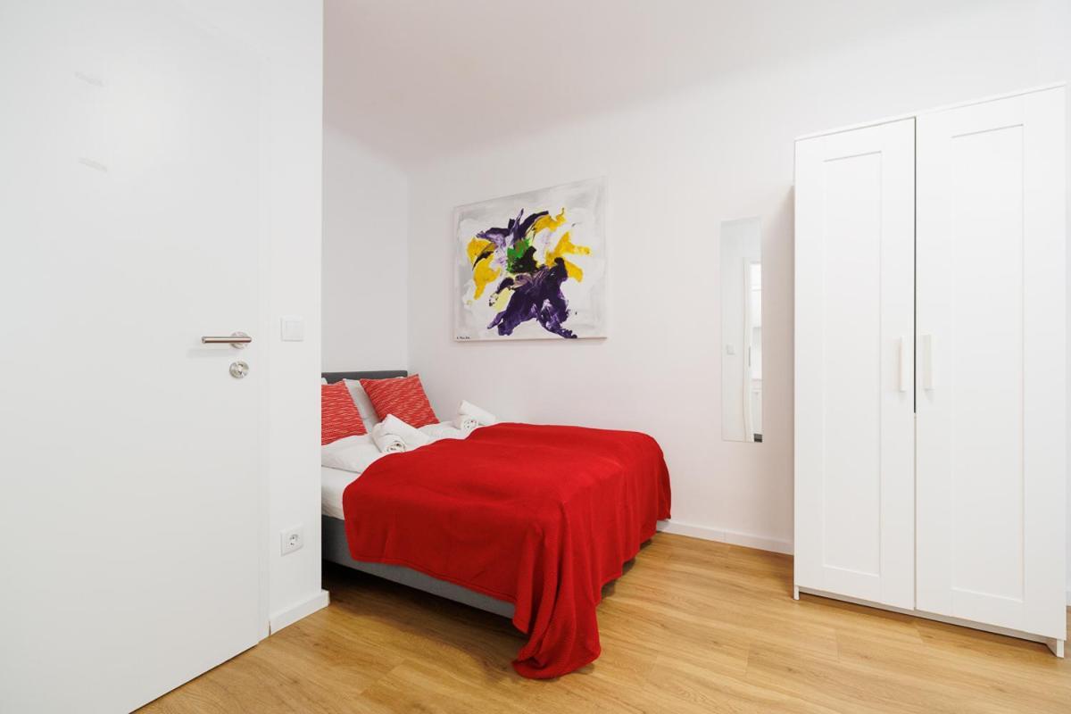 Modern Apartment *