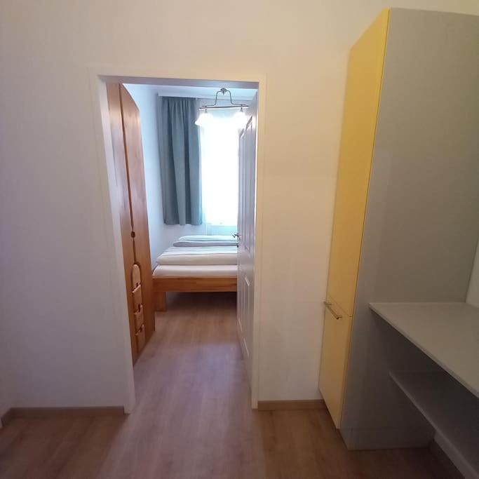 Altbauwohnung Neu Saniert - Fuer Familien Geeignet