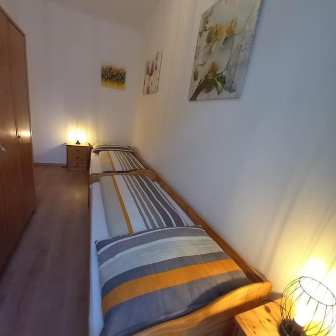 Altbauwohnung Neu Saniert - Fuer Familien Geeignet