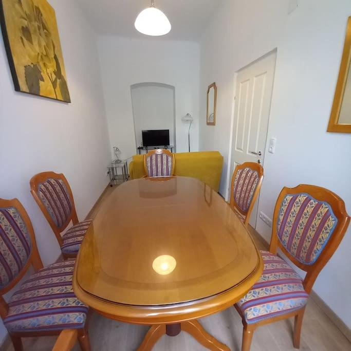 Apartment Altbauwohnung Neu Saniert - Fuer Familien Geeignet *