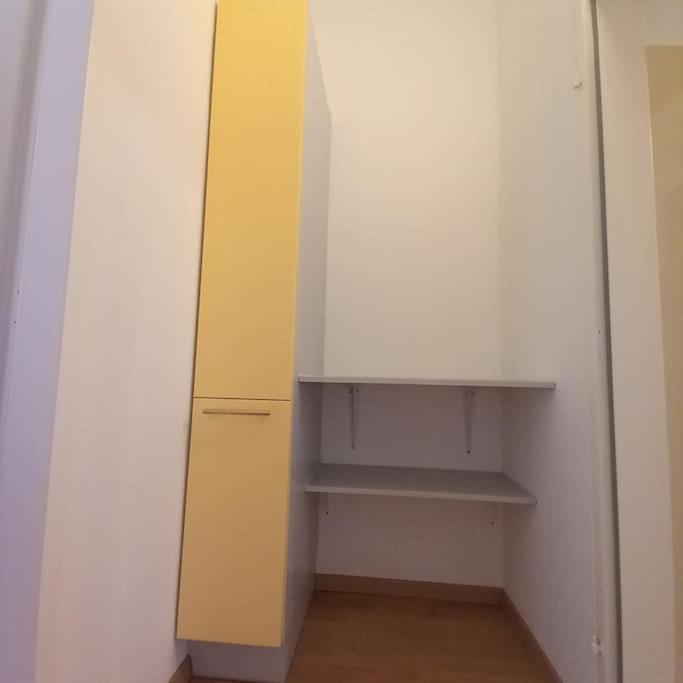 Altbauwohnung Neu Saniert - Fuer Familien Geeignet *