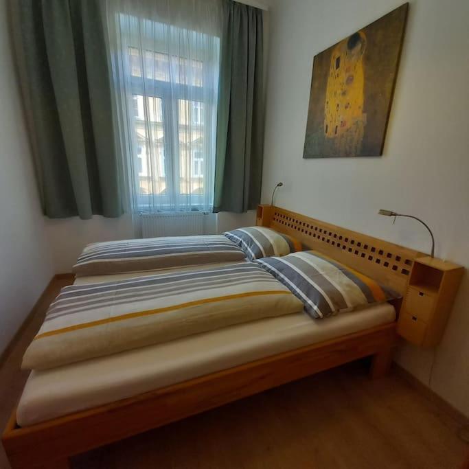 Altbauwohnung Neu Saniert - Fuer Familien Geeignet Apartment *