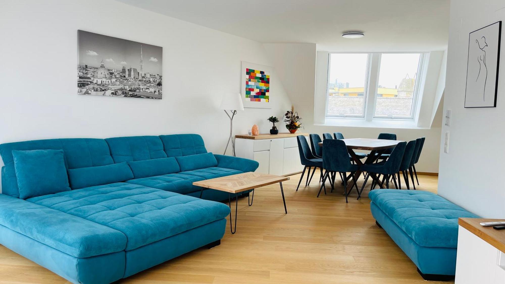Spacious Penthouse - 4 For Up To 10 Guests - Contactless Check-in *