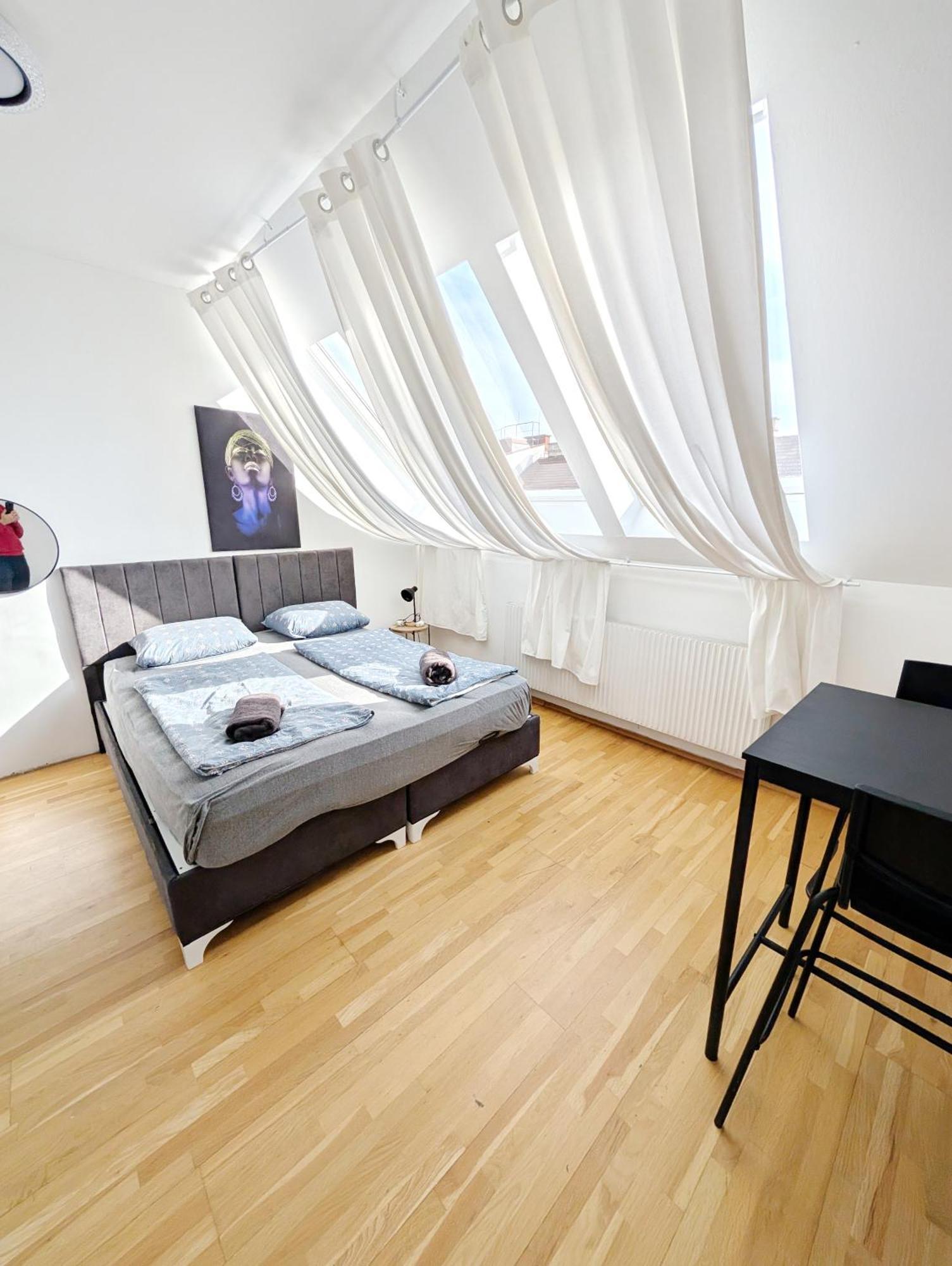 Homestay Charming At Maerzstrasse Close To Attractions Mz49