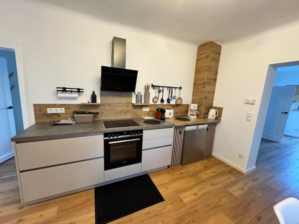 In In Perfect Situaton Near Vic And Donau Park With Pool And Private Garden Sleeps 4 With 2 Bedrooms, Kitchen And Livingroom And Bath And Private Parking *