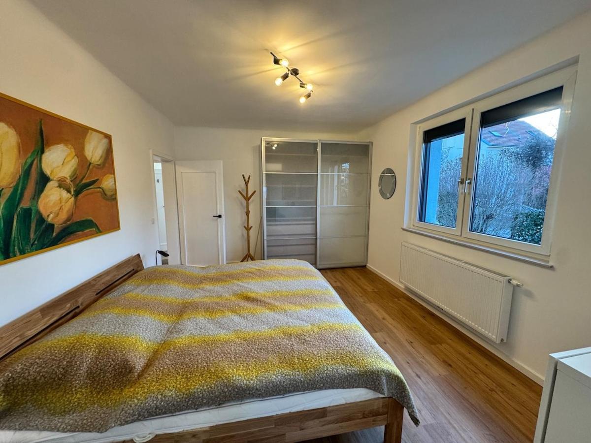 In In Perfect Situaton Near Vic And Donau Park With Pool And Private Garden Sleeps 4 With 2 Bedrooms, Kitchen And Livingroom And Bath And Private Parking *