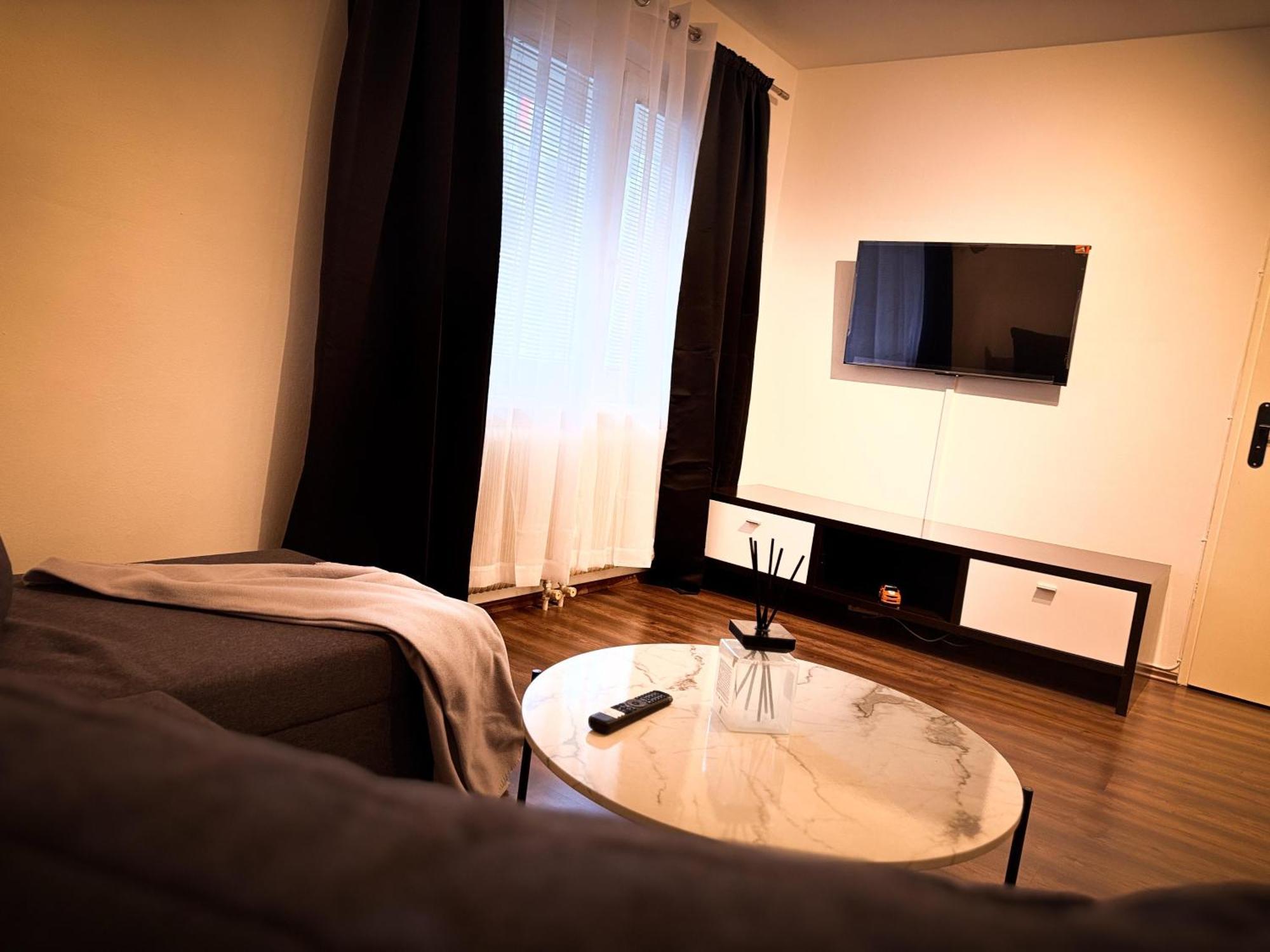 Geri's 20 Naehe Prater Apartment *