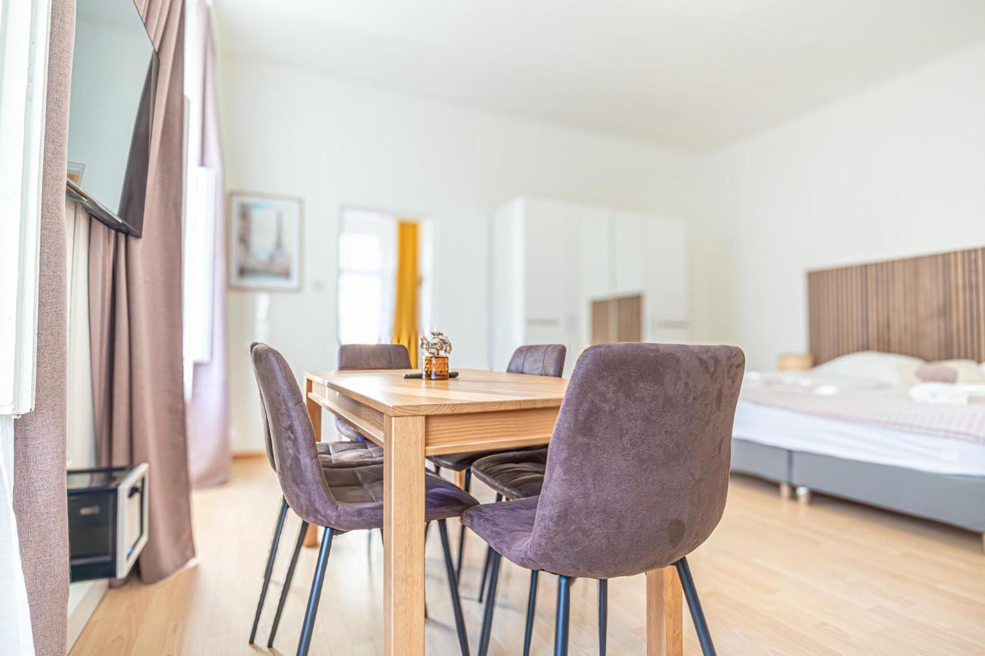 Apartment Modern 2-bedroom For 5 In Prime Location *