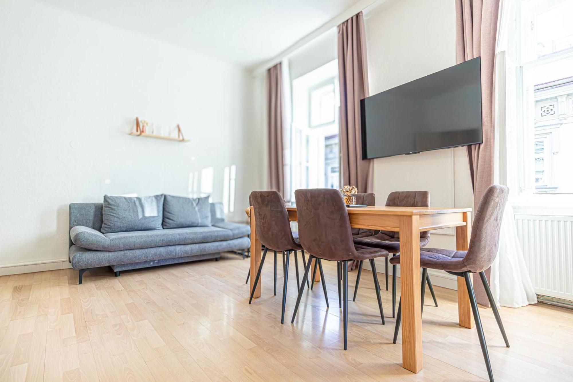 Modern 2-bedroom For 5 In Prime Location Apartment