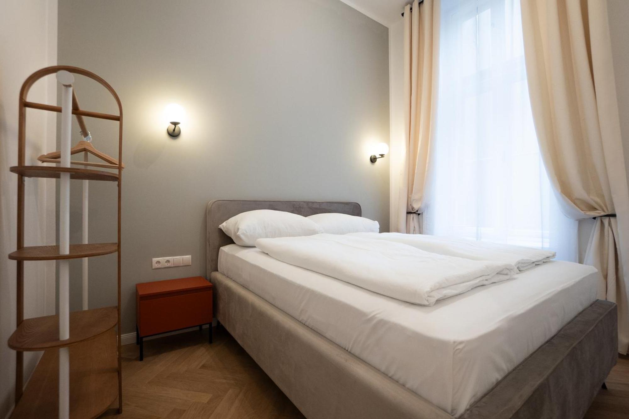 Chic & Cozy 104m2 Flat, Walk To Attractions Apartment *