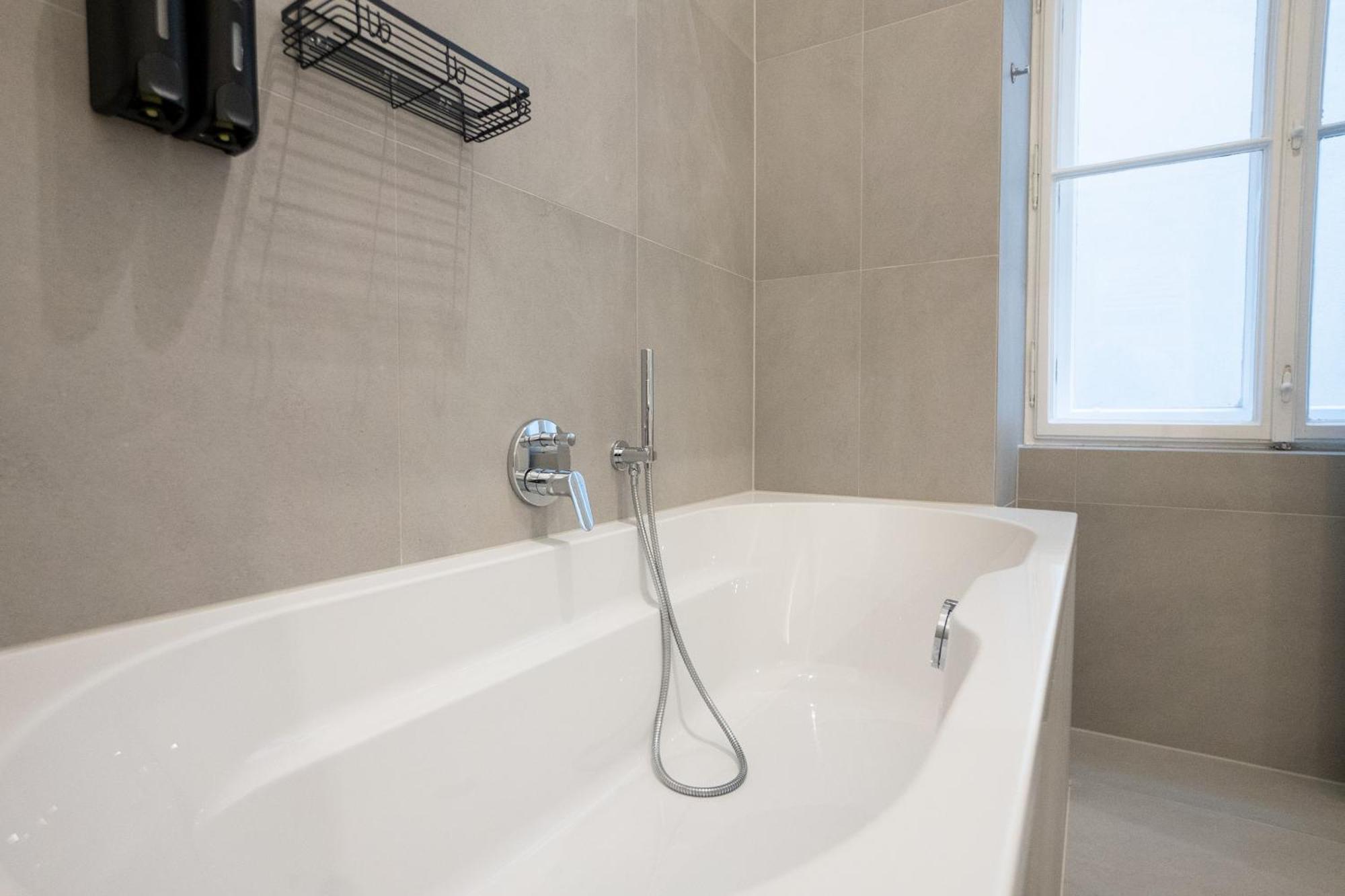 Stylish & Modern 90m2 Flat In Prime Location * Vienna