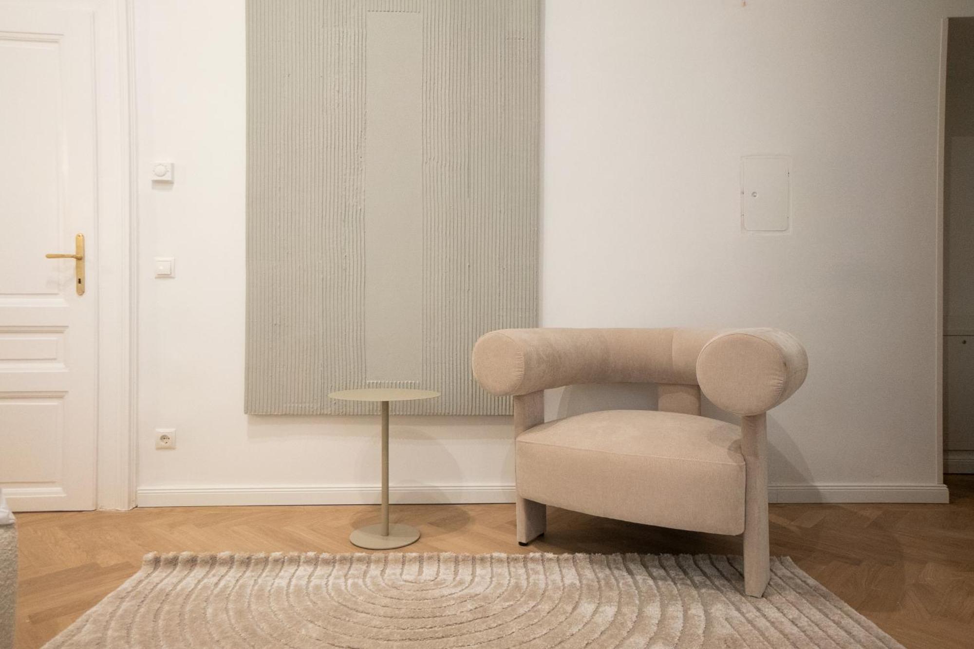 Stylish & Modern 90m2 Flat In Prime Location Apartment