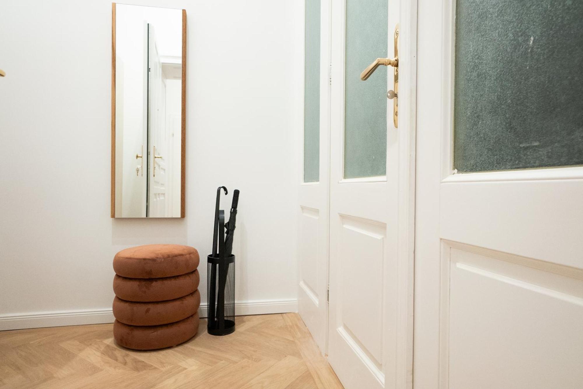 Apartment Stylish & Modern 90m2 Flat In Prime Location