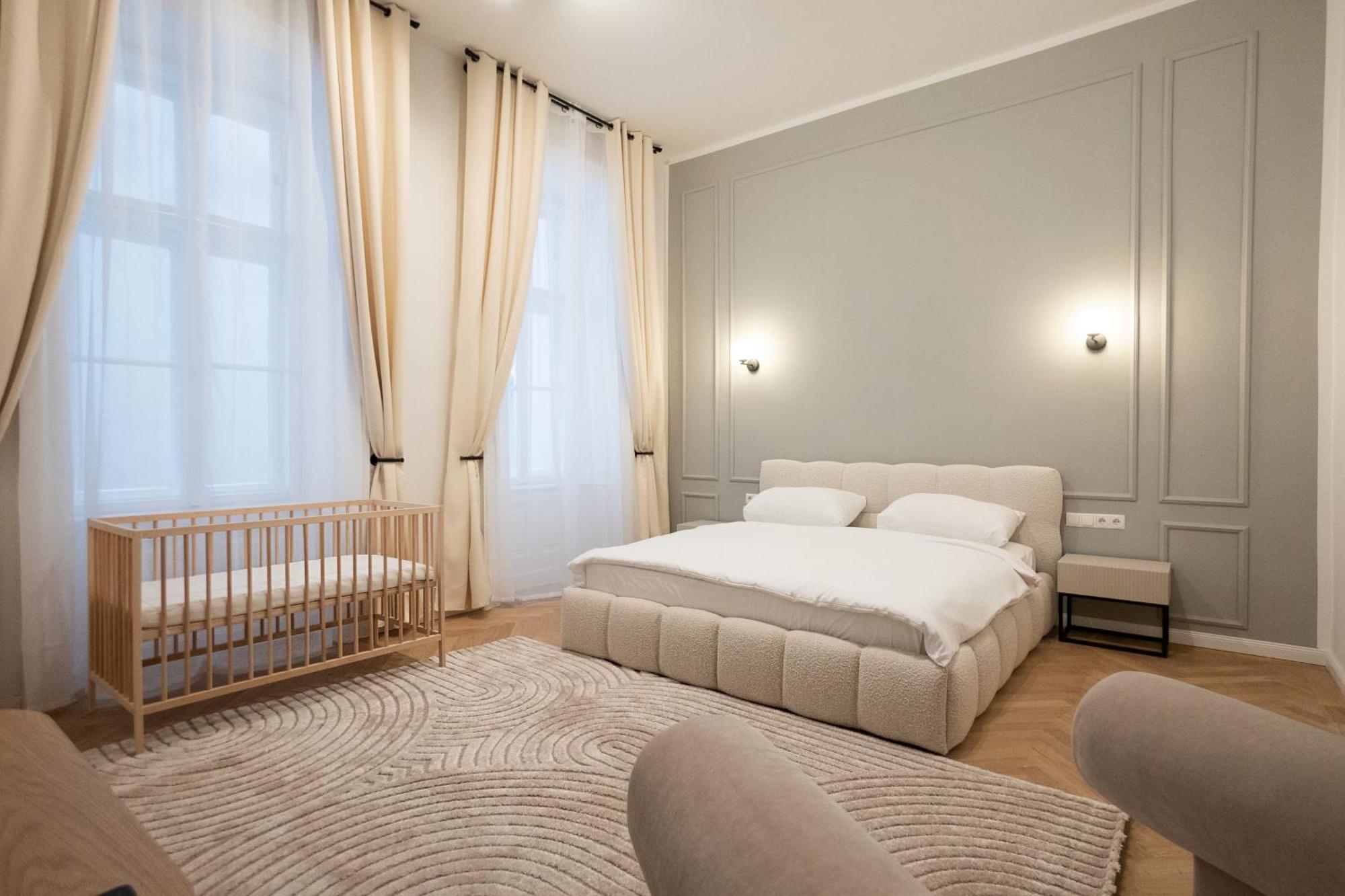 Stylish & Modern 90m2 Flat In Prime Location Apartment