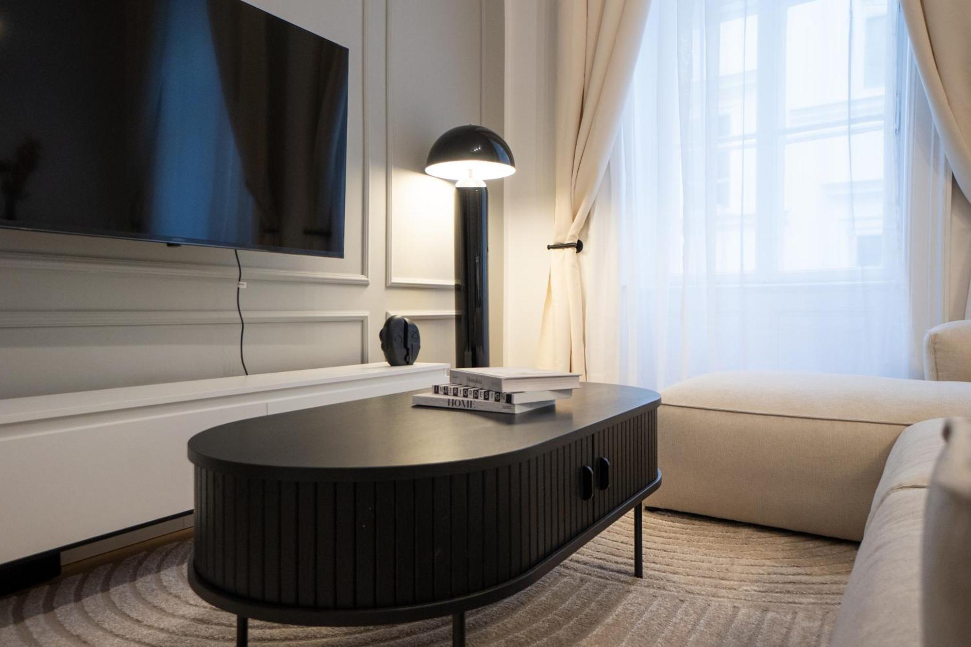 Stylish & Modern 90m2 Flat In Prime Location Apartment Vienna