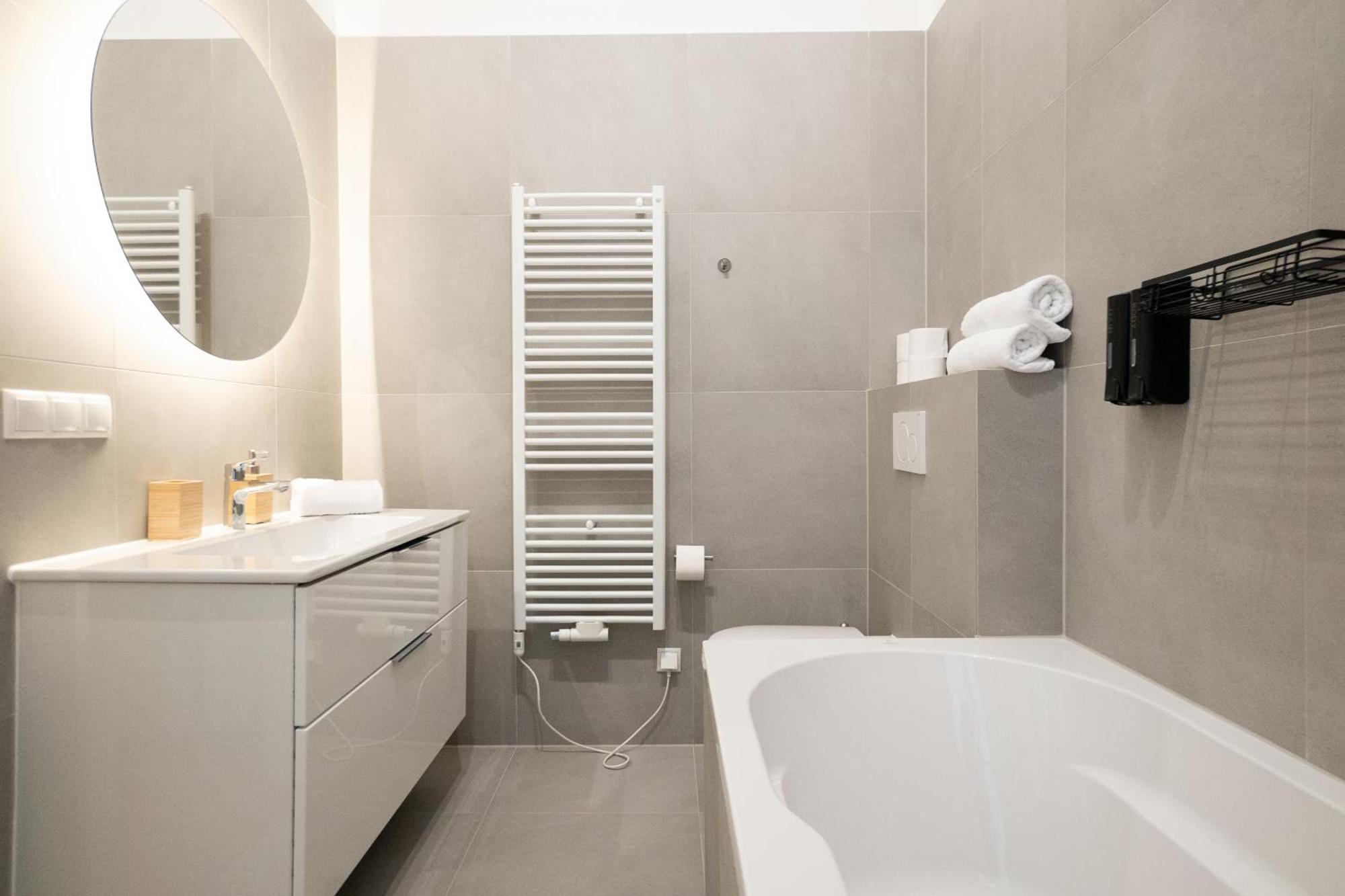Stylish & Modern 90m2 Flat In Prime Location Apartment *