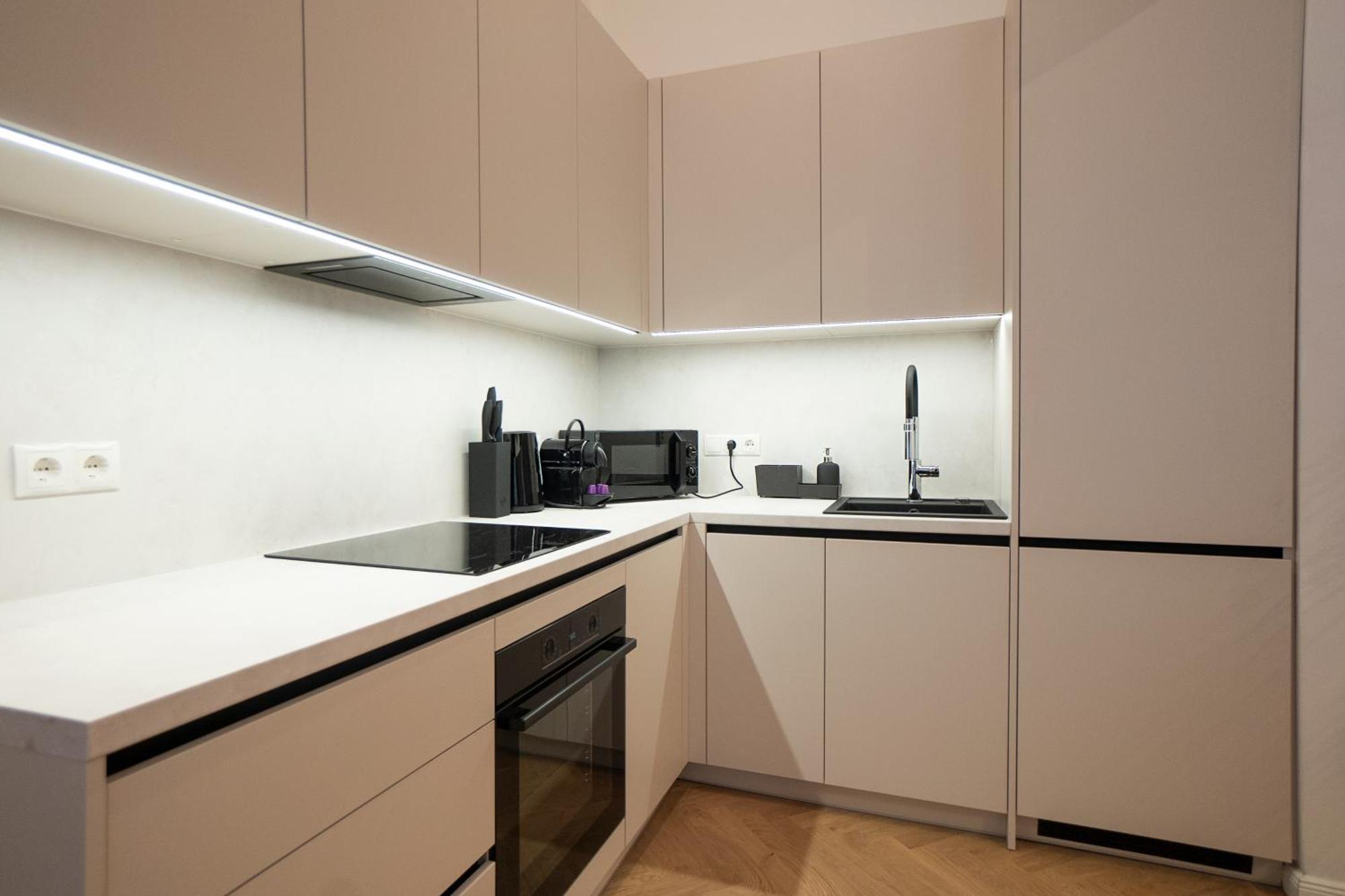 Apartment Stylish & Modern 90m2 Flat In Prime Location *