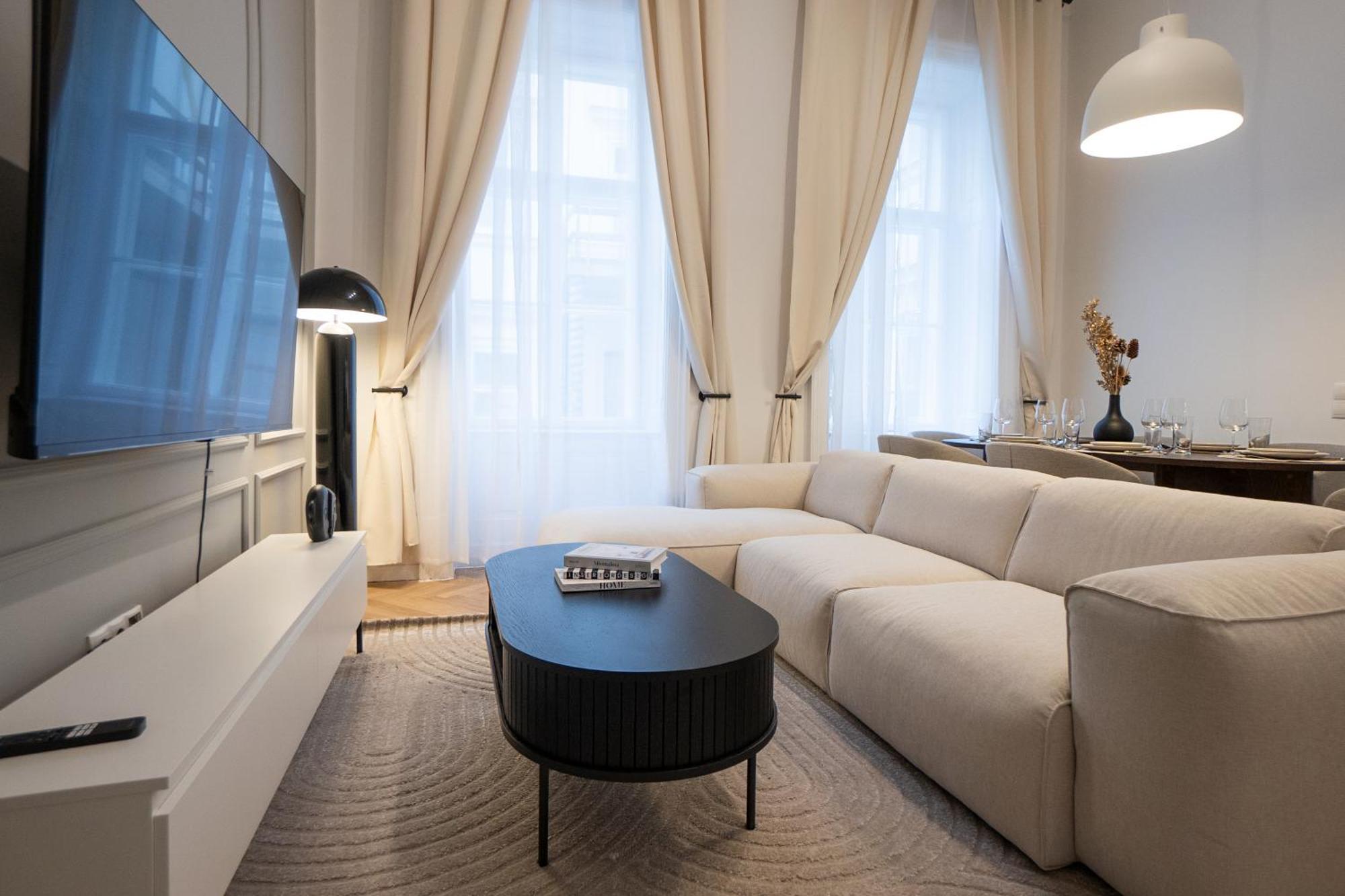 Apartment Stylish & Modern 90m2 Flat In Prime Location *