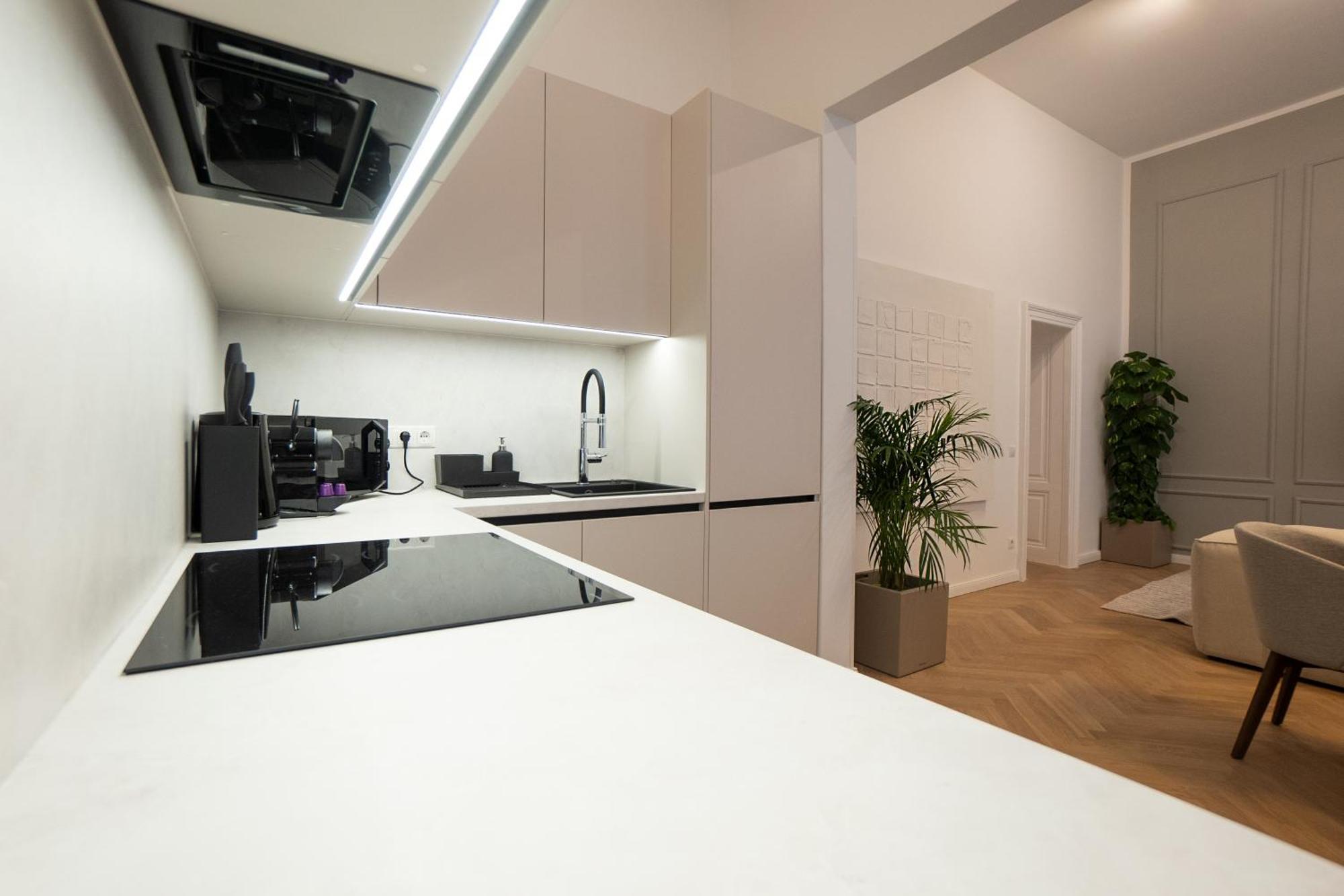 Stylish & Modern 90m2 Flat In Prime Location Apartment