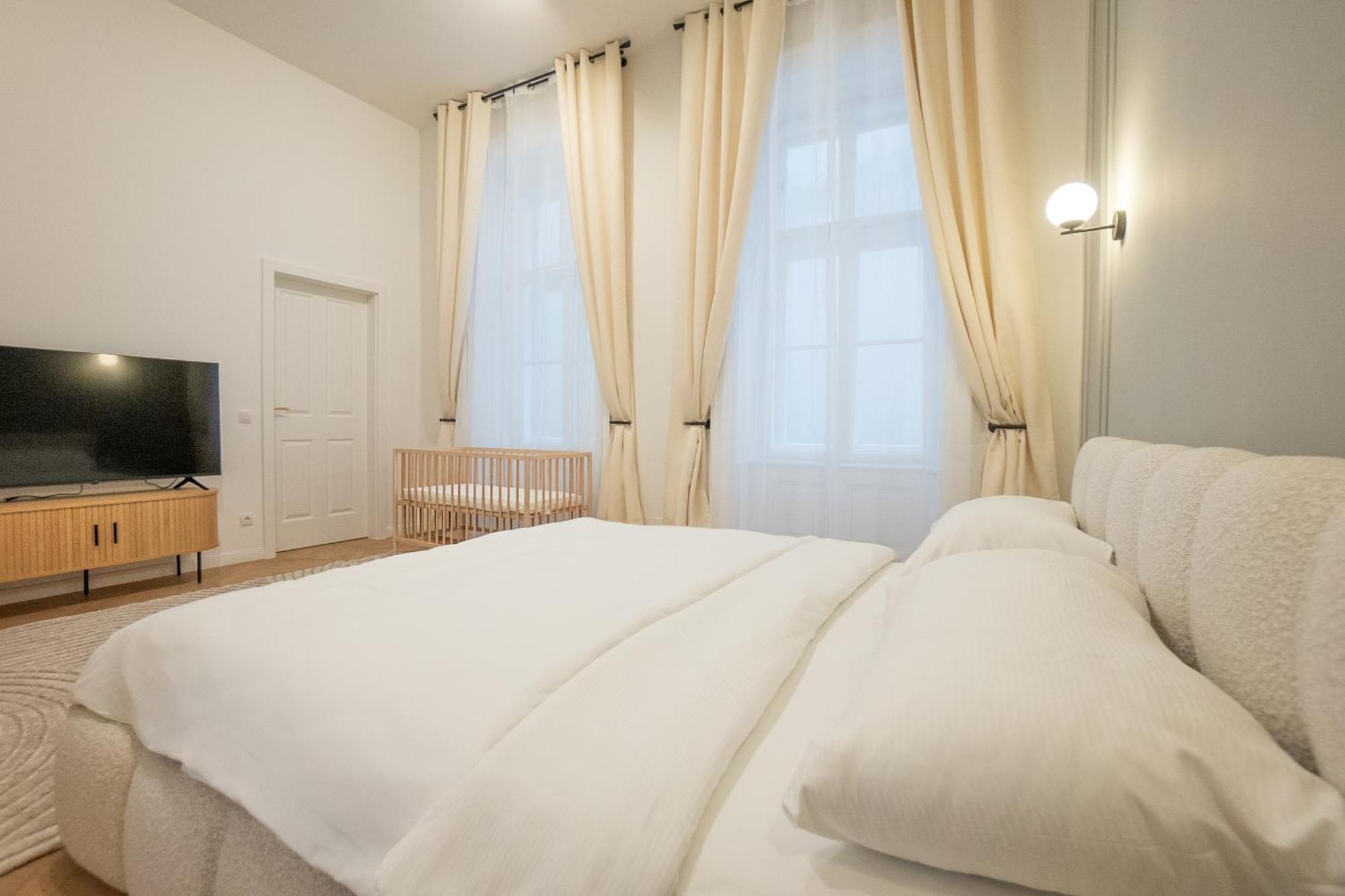 Stylish & Modern 90m2 Flat In Prime Location *