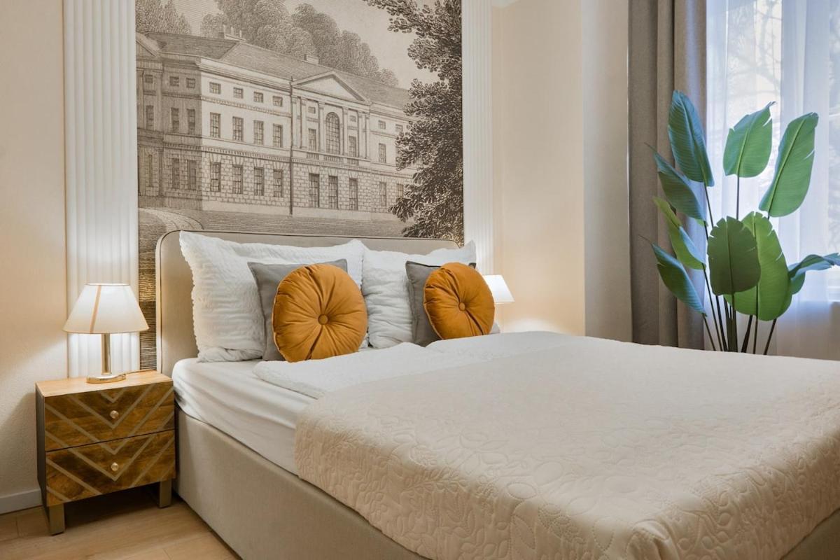 Apartment At Votiv Church I 5 Minutes To Inner I Wifi I 3 Minutes To Metro Schottentor Vienna