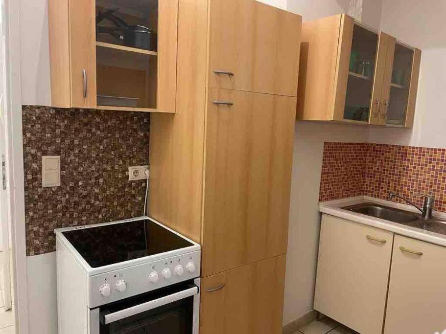 Stylish Flat With 2 Double Beds For 4 People 15a *