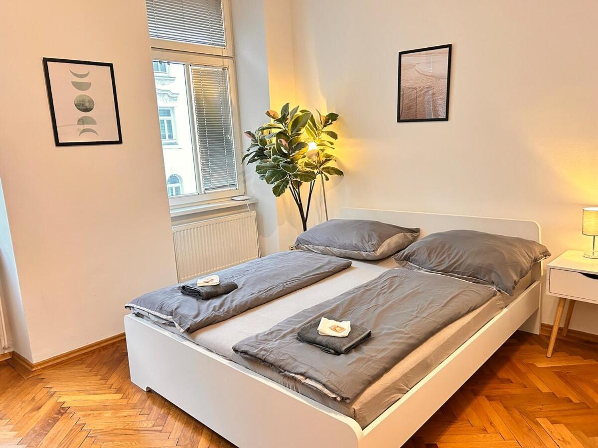 Stylish Flat With 2 Double Beds For 4 People 15a * Vienna