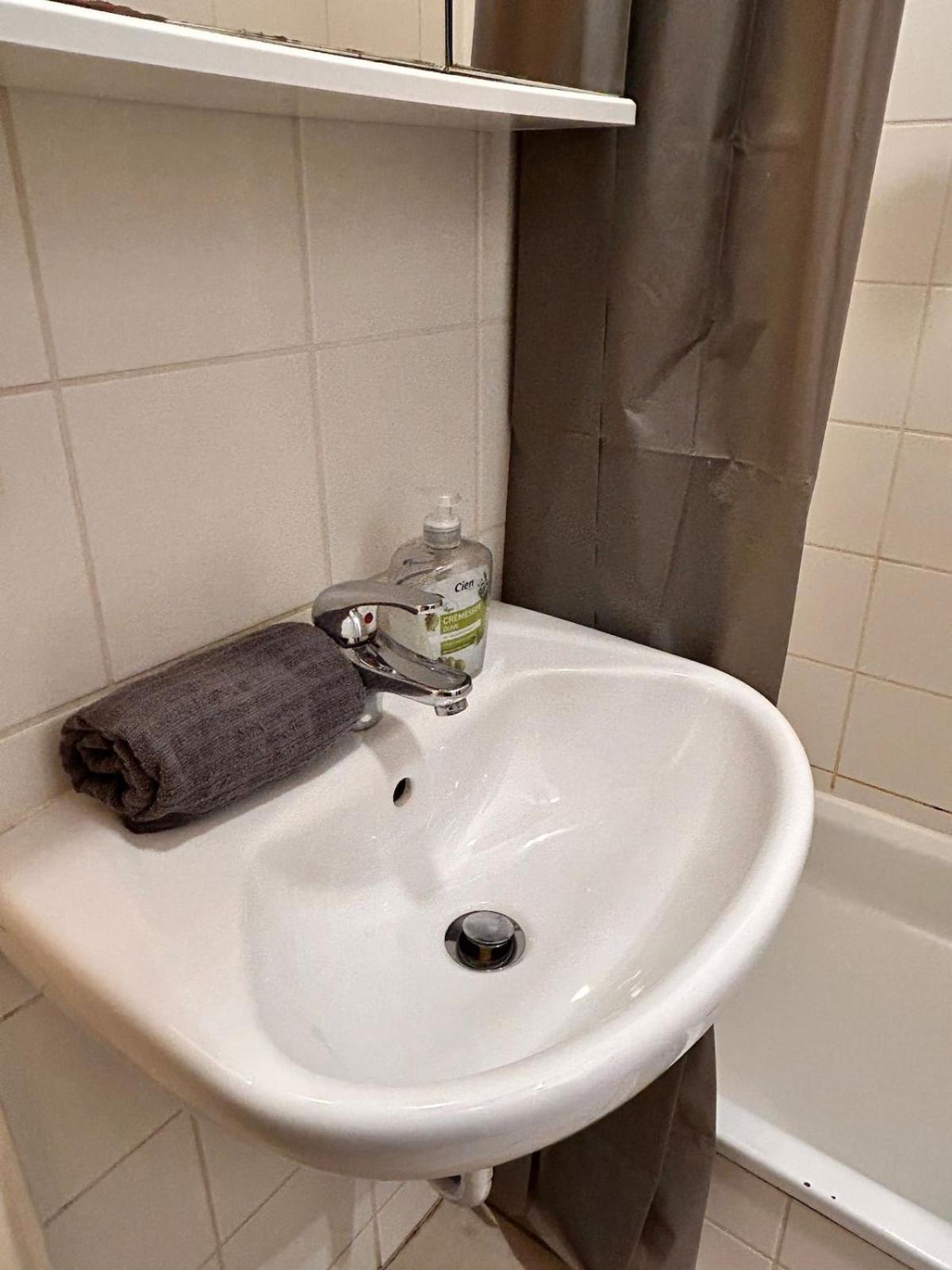 Stylish Flat With 2 Double Beds For 4 People 15a Vienna
