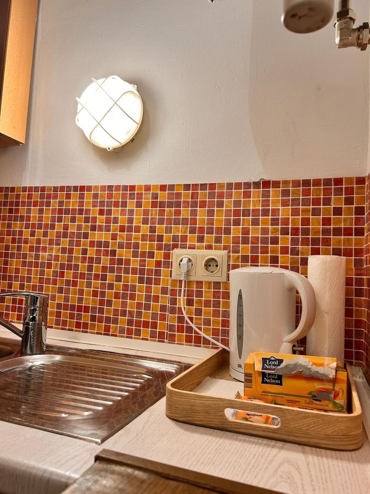 Apartment Stylish Flat With 2 Double Beds For 4 People 15a