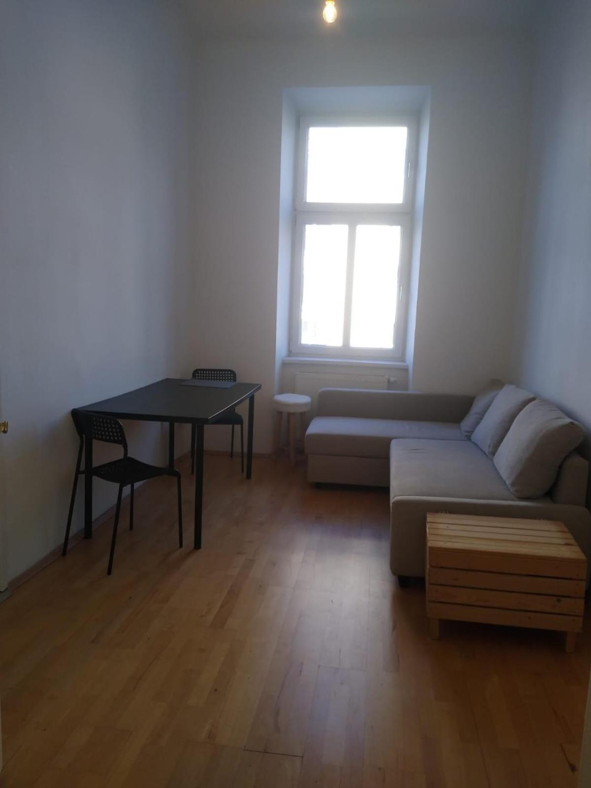 With 2 Bedrooms And A Small Living Vienna