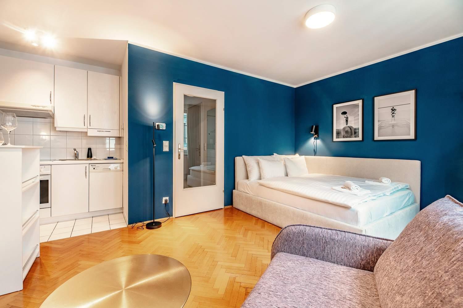 Apartment Roomy For 2 - 4 In Hip Area & Free Parking