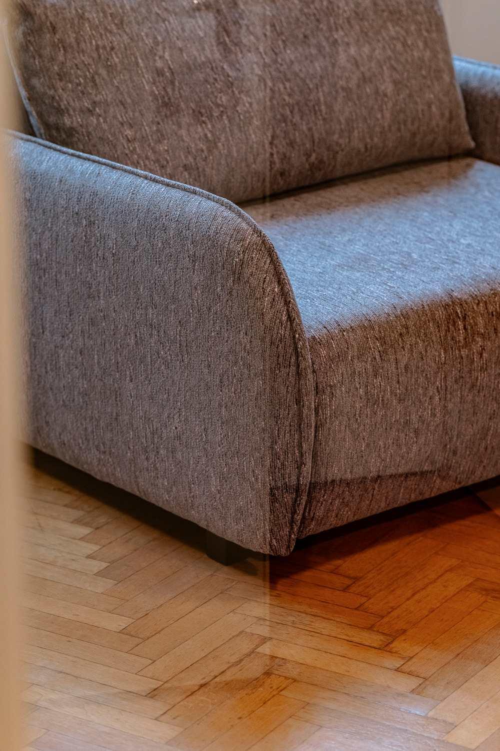 Apartment Roomy For 2 - 4 In Hip Area & Free Parking *