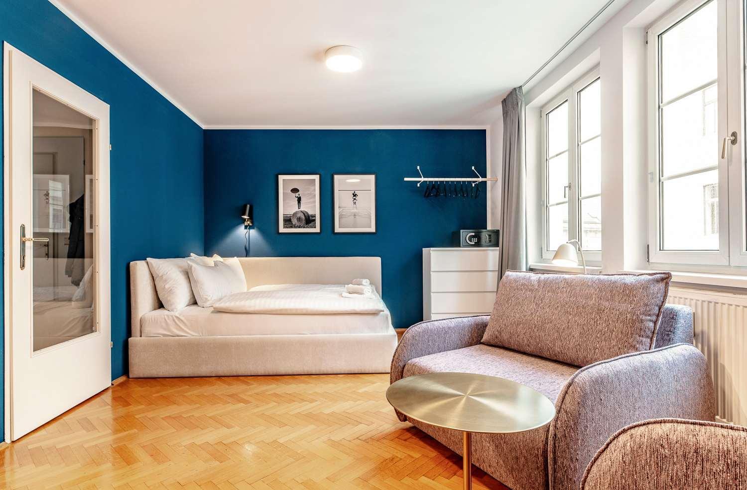 Roomy For 2 - 4 In Hip Area & Free Parking