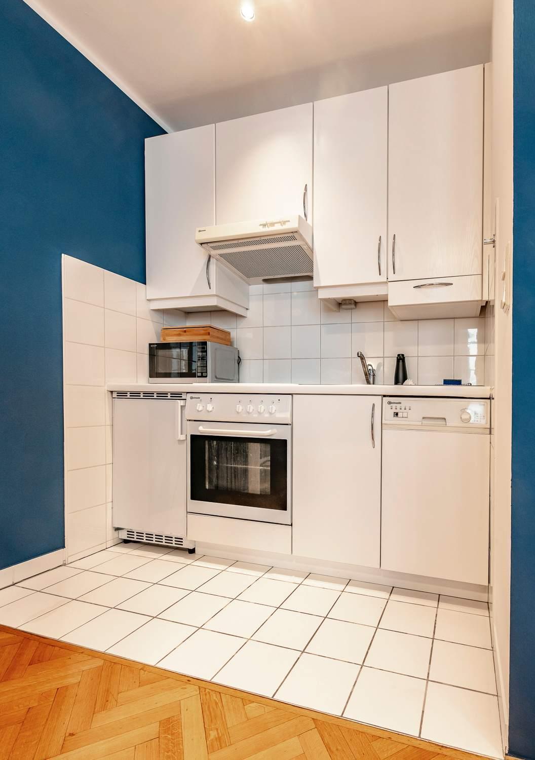 Roomy For 2 - 4 In Hip Area & Free Parking Apartment *