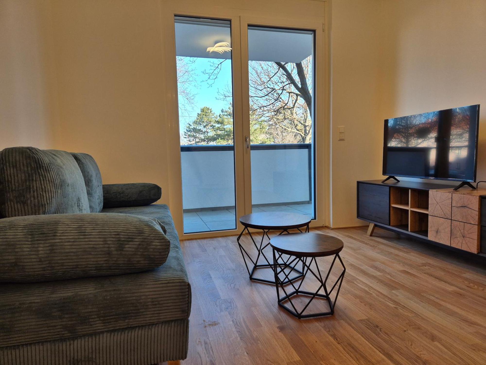 Near Stylish Furnished Vienna