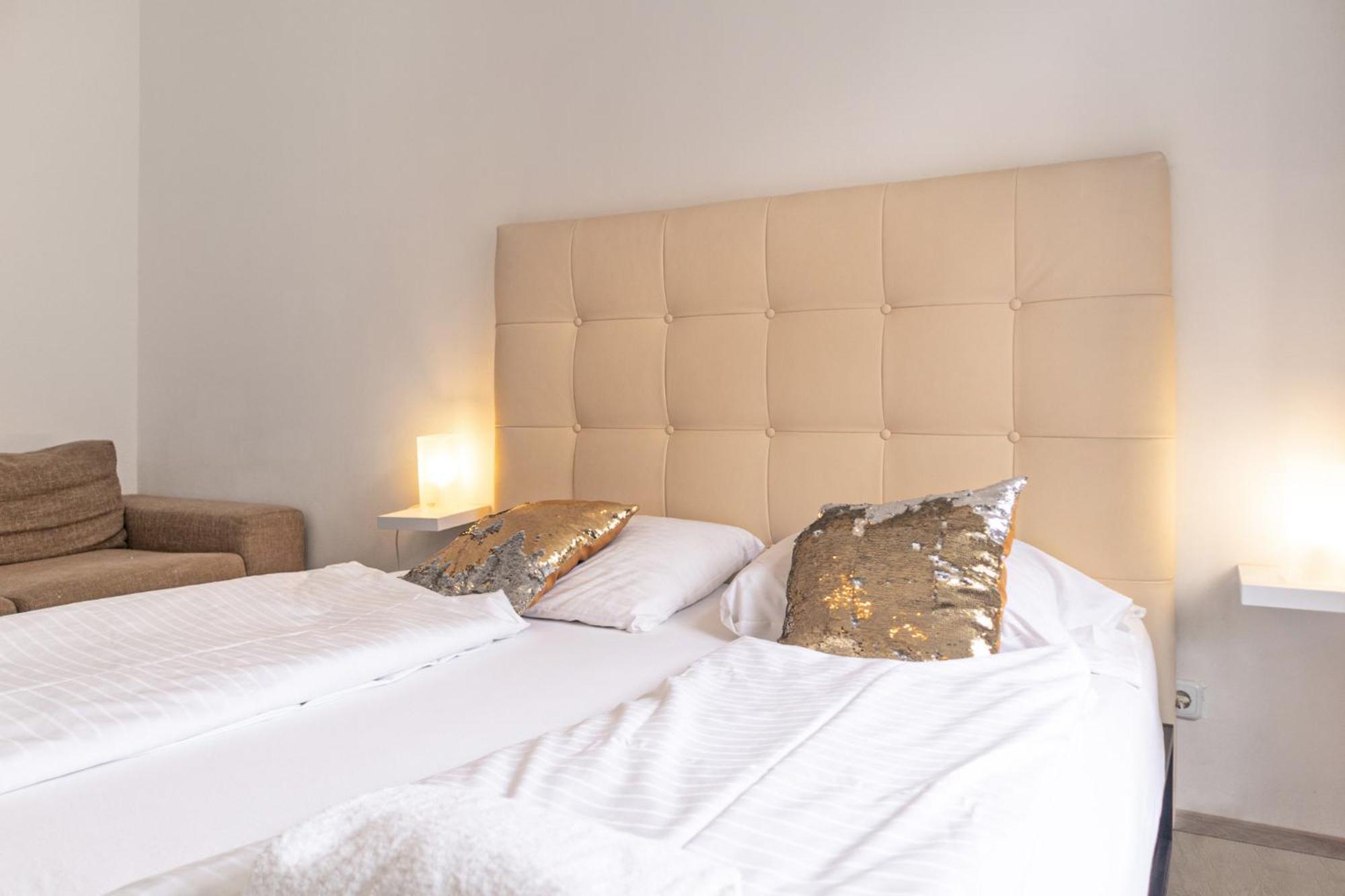 2 Pleasant Flats - Perfect For Long * Vienna