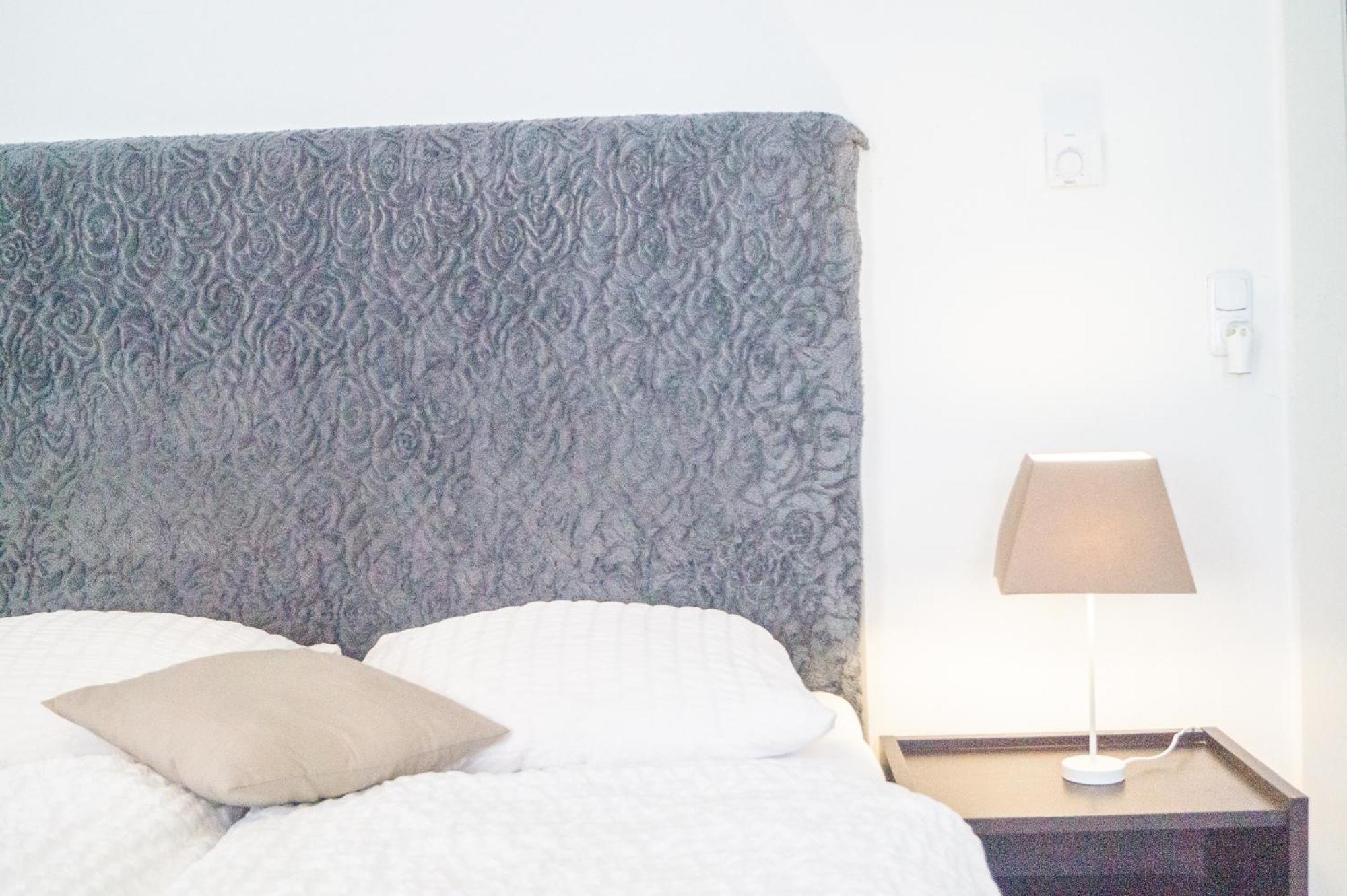 2 Pleasant Flats - Perfect For Long Vienna