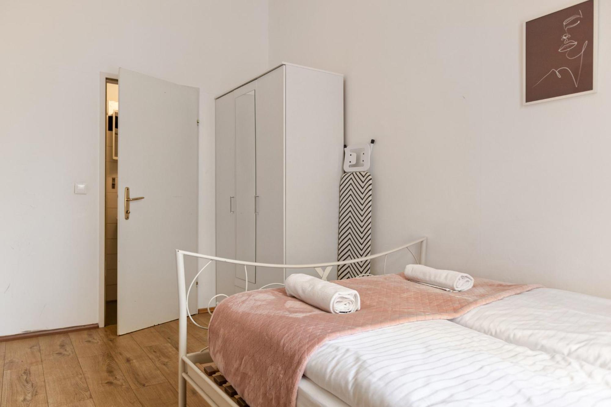 Comfortable 2br And Well Connected Apartment Vienna