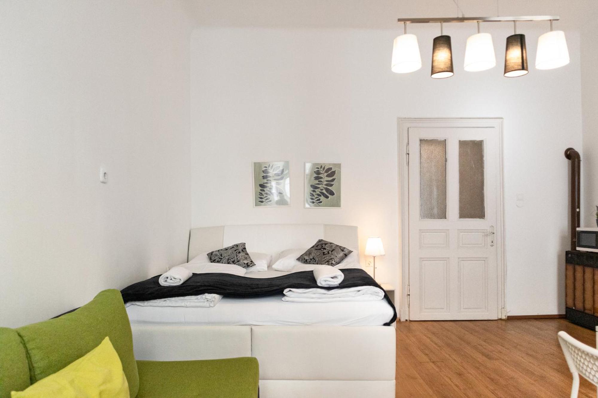Comfortable 2br And Well Connected Apartment Vienna